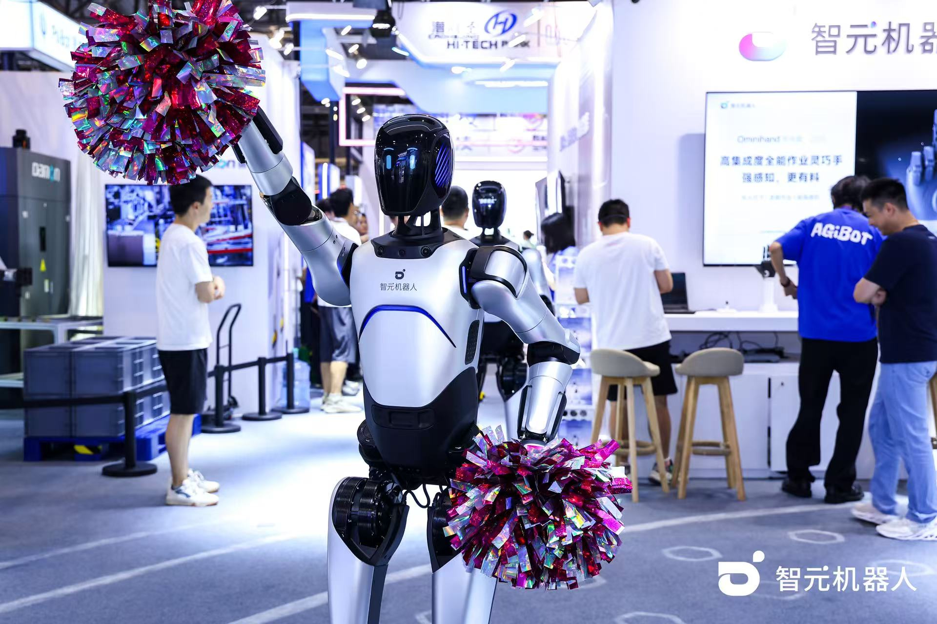333体育机器人 WAIC 首日展台火爆，机器...